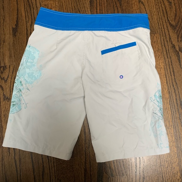 New Women’s Oakley Swim Shorts Size 2 - Picture 7 of 8